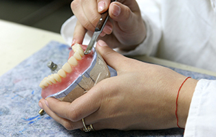 米子市新開・けやき歯科・「健康な入れ歯」の製作・調整